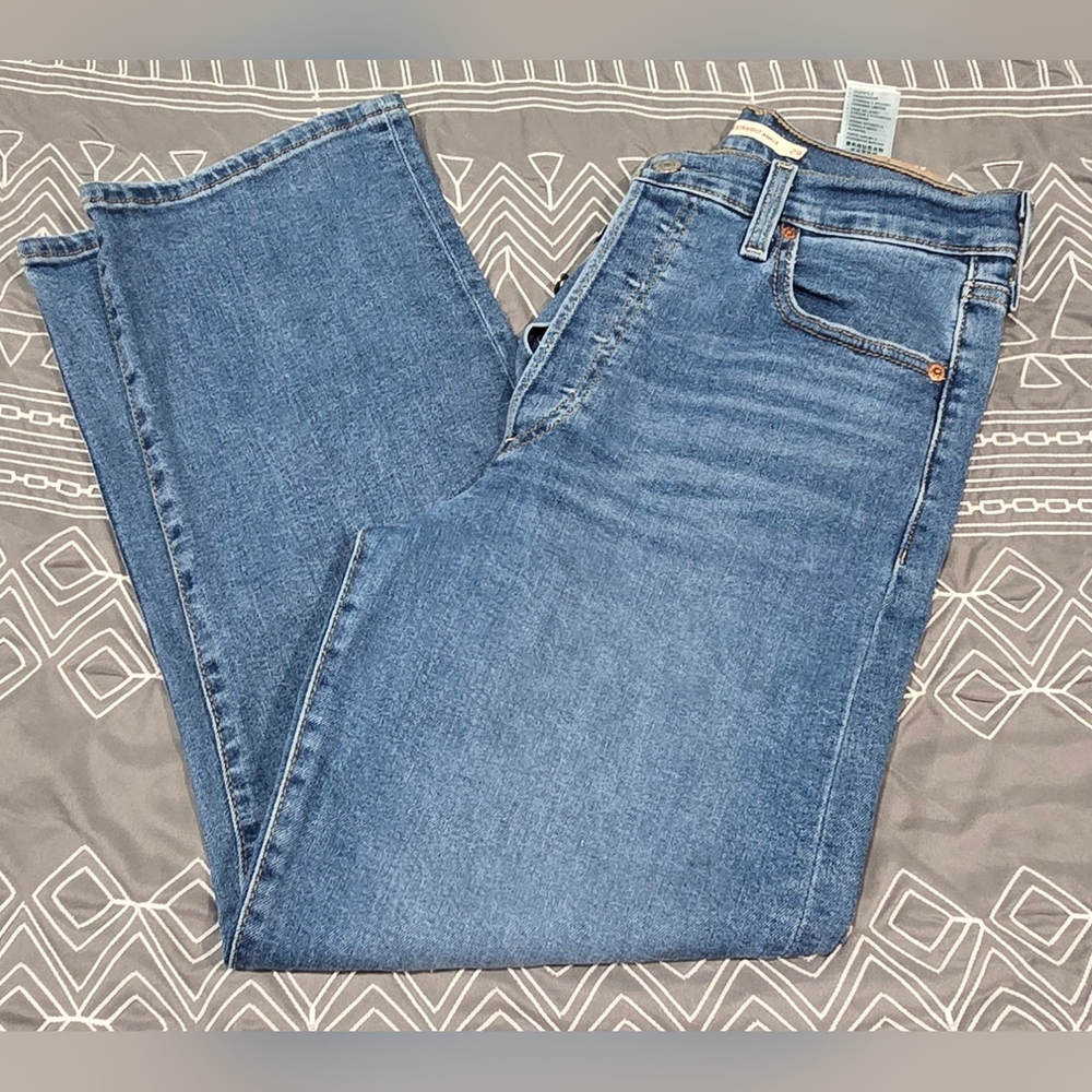 Levi's Ribcage Classic High-Rise Ankle Length.